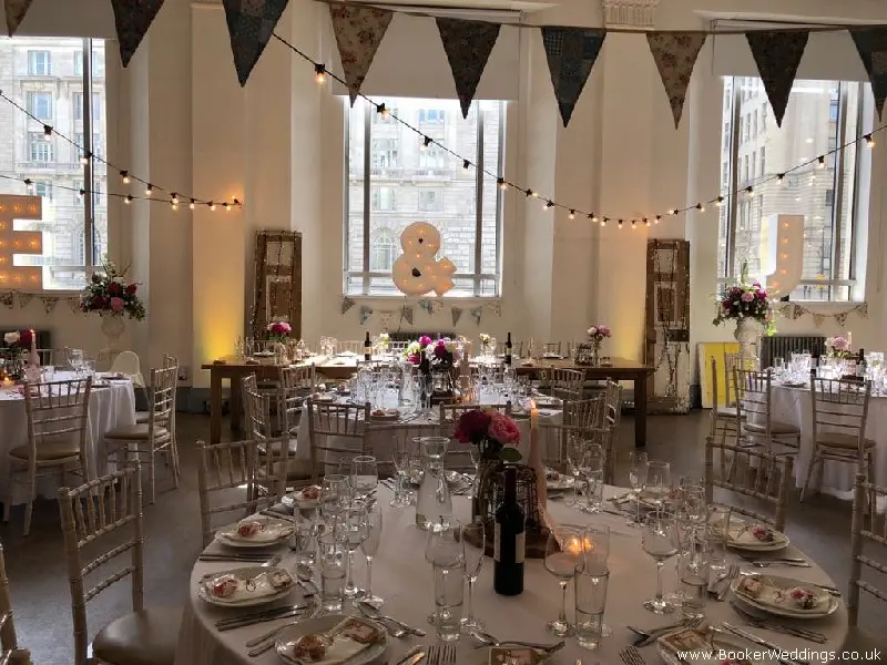 Wedding Flowers On Tables at Oh Me Oh My Wedding Venue